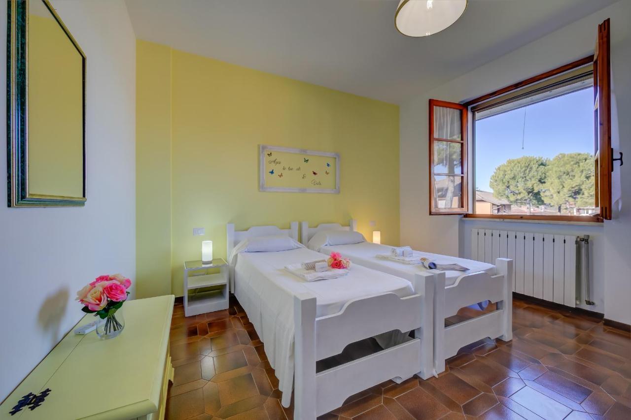 Villa Fiorita Apartments - Happy Rentals Сирмионе Экстерьер фото