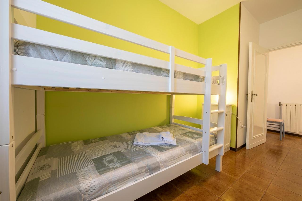 Villa Fiorita Apartments - Happy Rentals Сирмионе Экстерьер фото