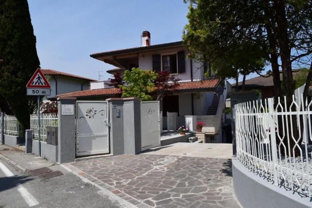 Villa Fiorita Apartments - Happy Rentals Сирмионе Экстерьер фото